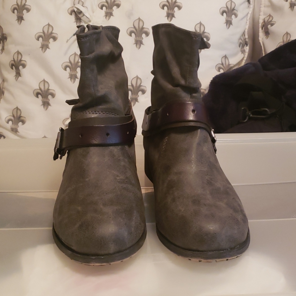 Booties - Picture 3 of 3